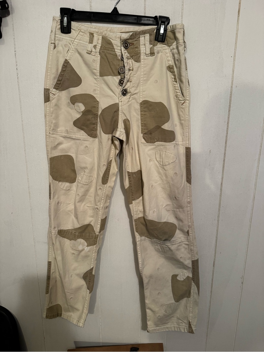 Anthropologie women’s  Beige and Tan Camo Cargo Pants